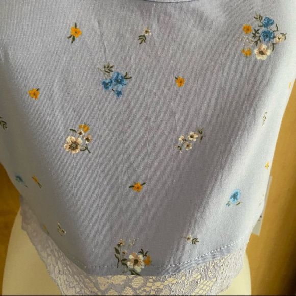 Forever 21 • Purple Floral Lace Trimmed Racerback Crop - Picture 4 of 11